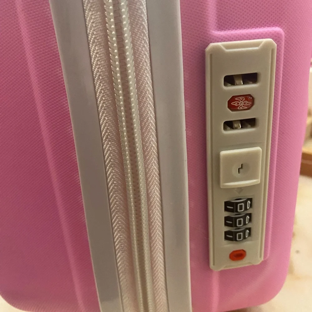Pink Hello Kitty Hard Shell Case - Picture 3 of 12